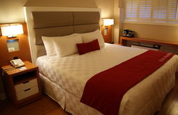 Strathcona Hotel - Smart King - The Strathcona Hotel Downtown Toronto